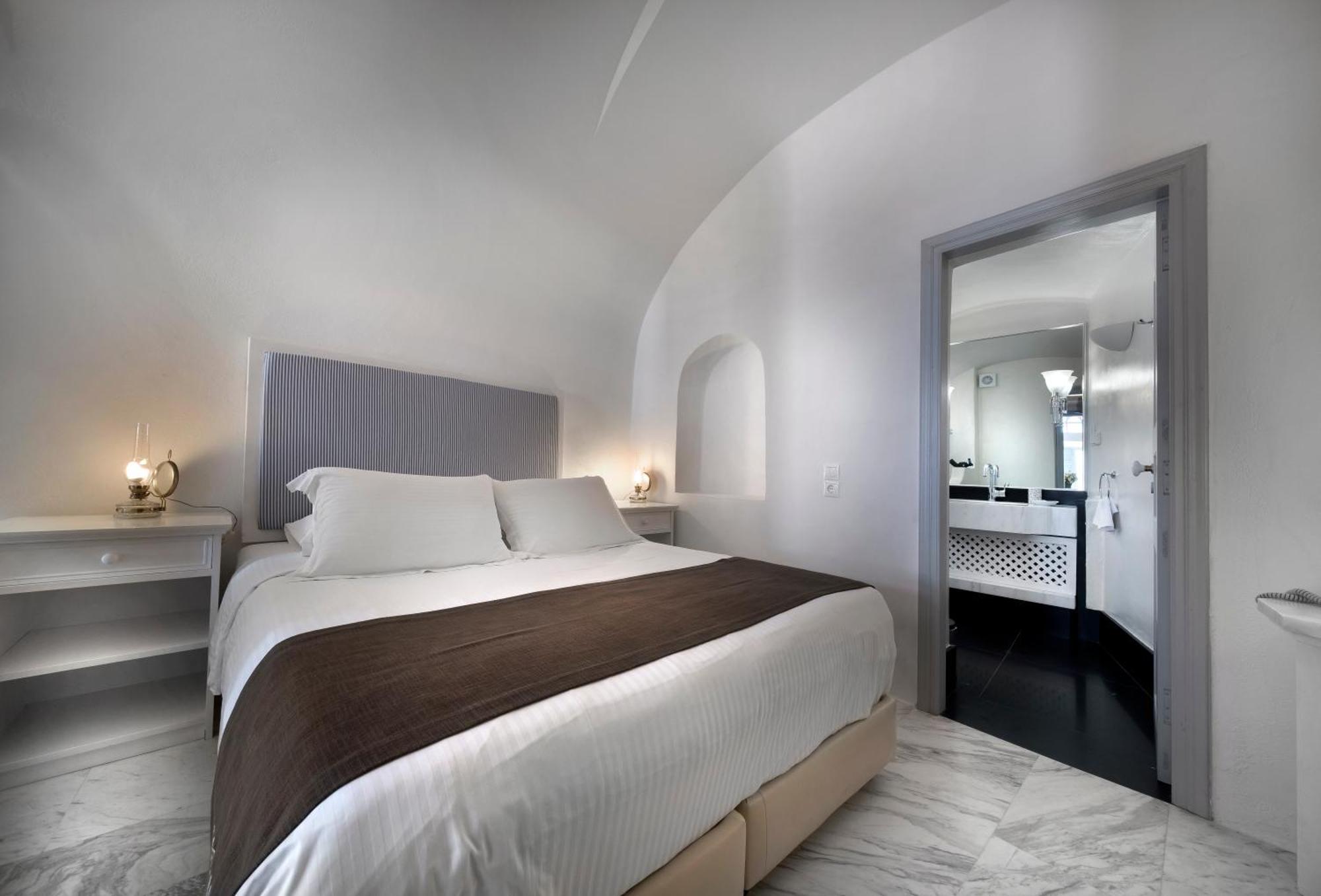อิเกียลอสลักชูรี่เทรดิชั่นแนลเซ็ทเทิลเมนท์ Hotel ฟิรา ภายนอก รูปภาพ